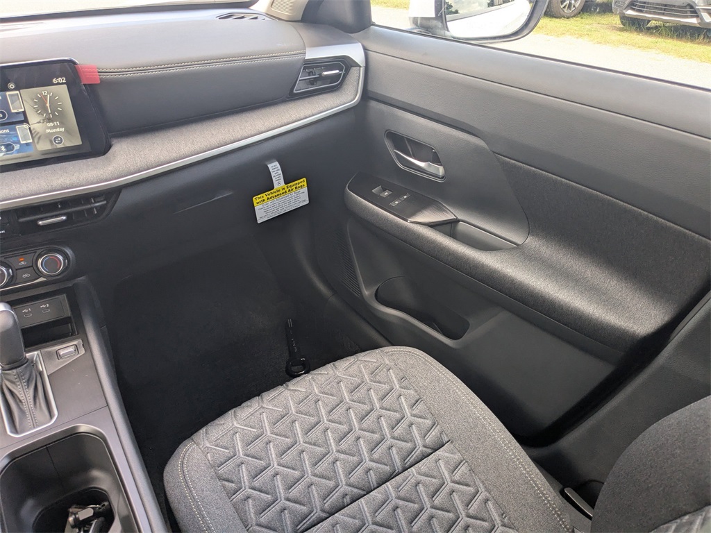 2025 Nissan Kicks SV photo 13