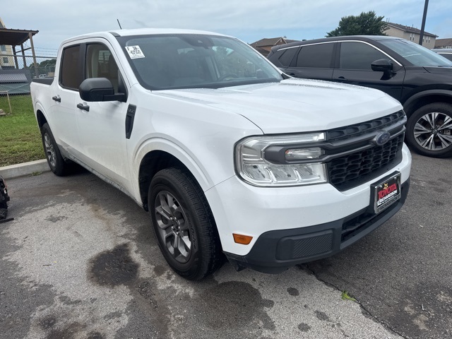 Used 2022 White Ford XLT image 1