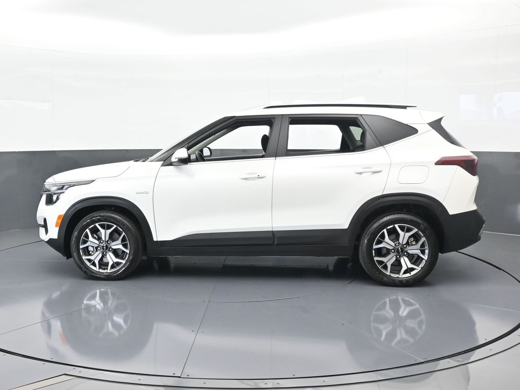 2023 Kia Seltos EX photo 3