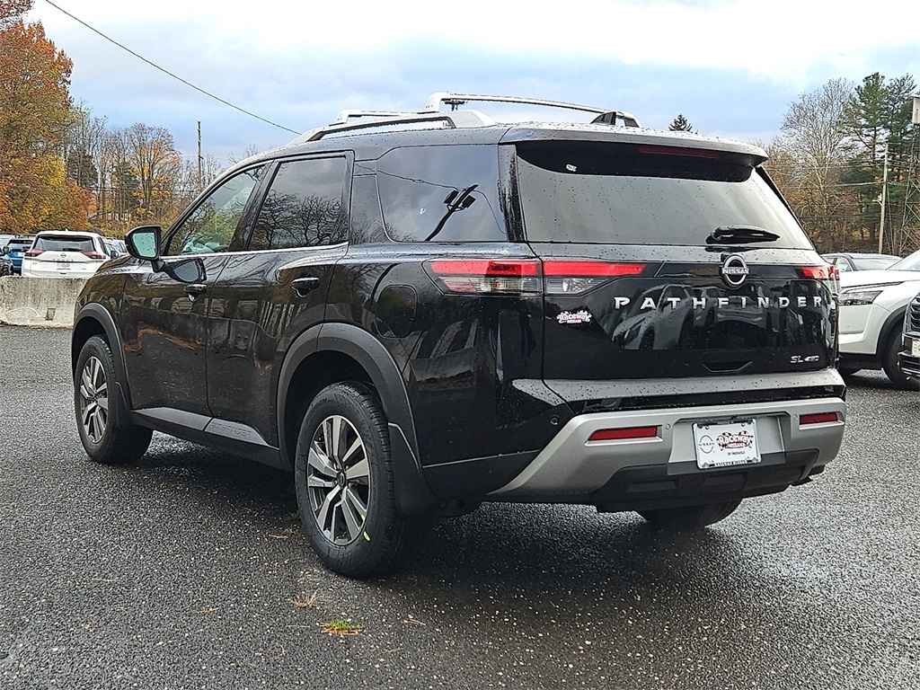 2025 Nissan Pathfinder SL photo 4