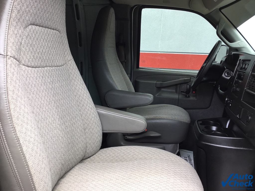 2017 Chevrolet Express 3500 Work Van photo 19