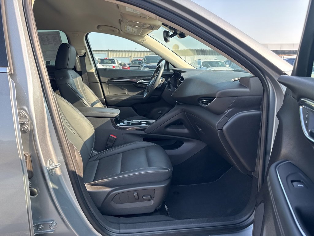 2023 Buick Envision Essence photo 9