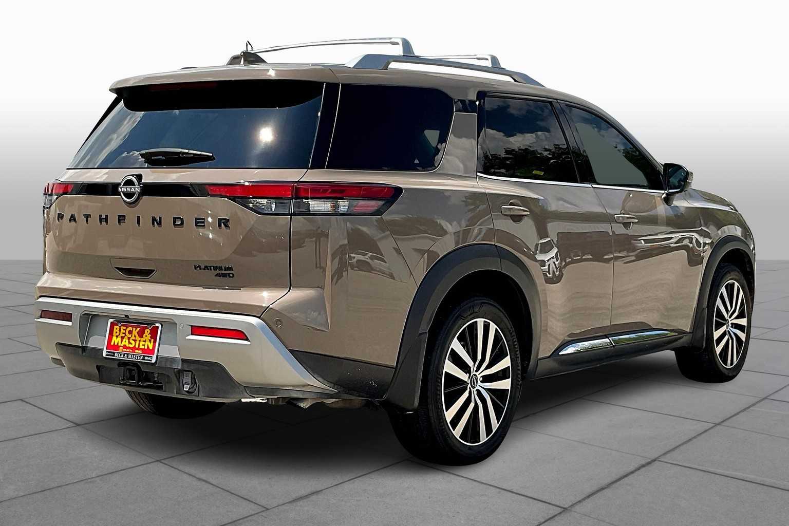 2023 Nissan Pathfinder Platinum photo 20