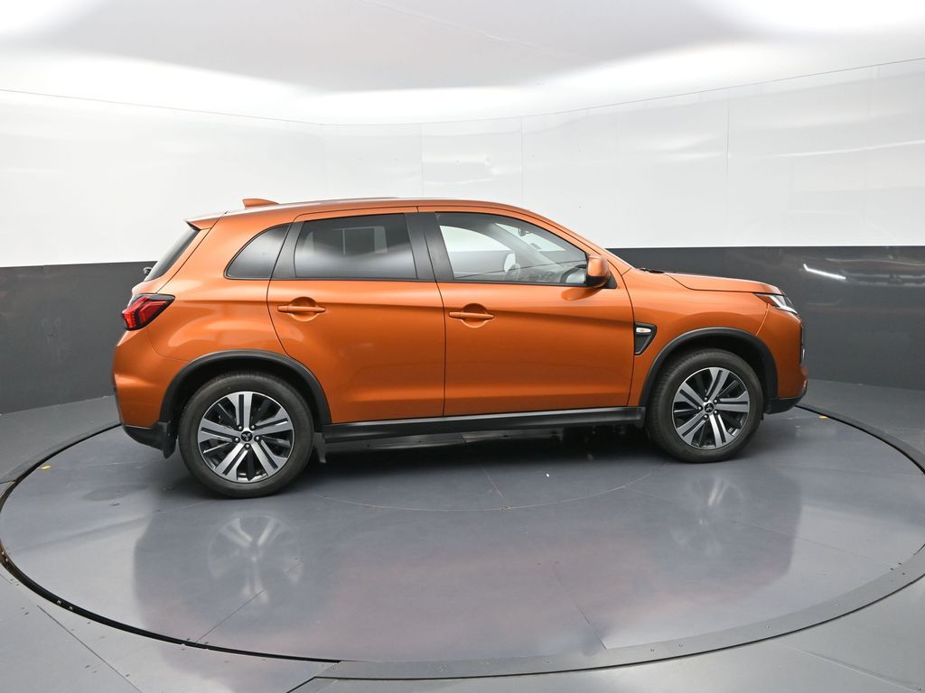 2023 Mitsubishi Outlander Sport ES photo 3