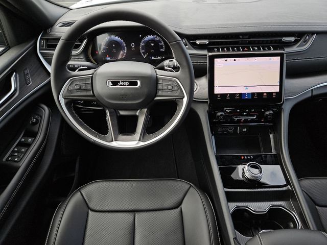 2025 Jeep Grand Cherokee Limited photo 4