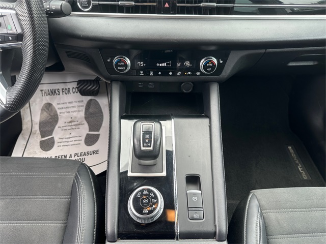 2023 Mitsubishi Outlander SE photo 11