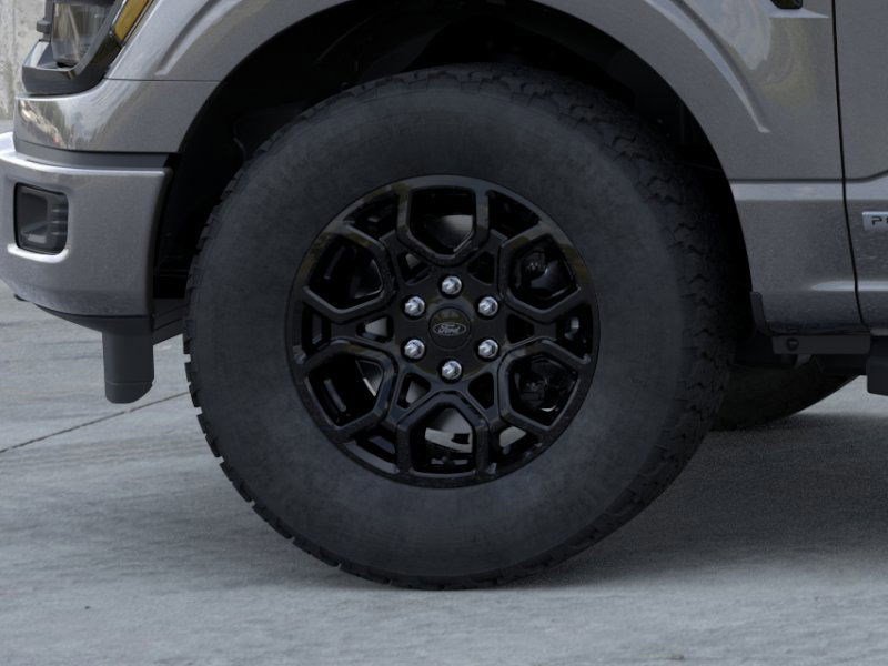 2025 Ford F-150 XLT photo 4
