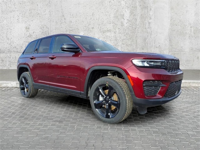 2025 Jeep Grand Cherokee Altitude's photo