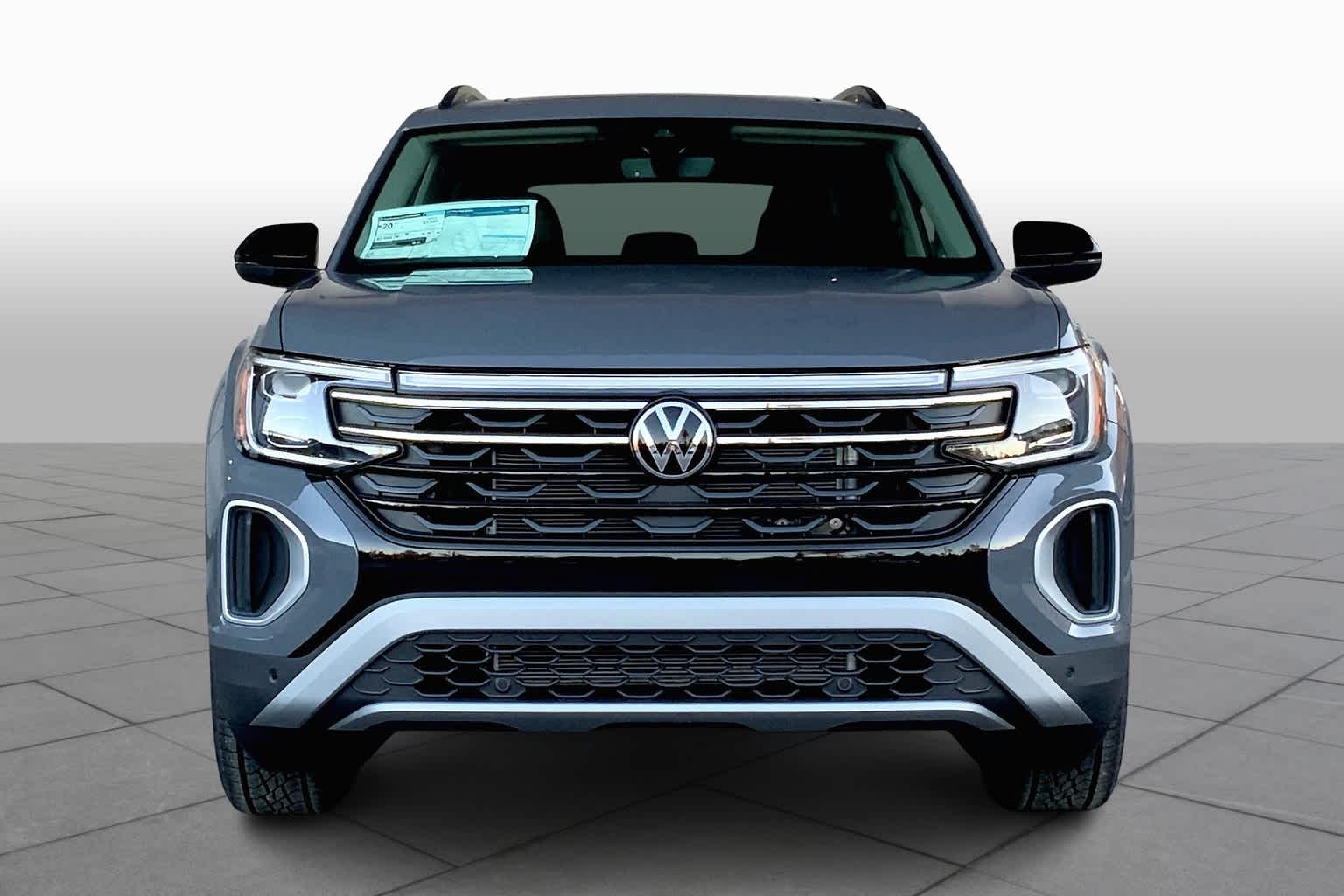 2025 Volkswagen Atlas Peak Edition photo 3