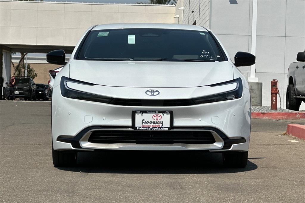 2026 Toyota Prius Plug-in Hybrid XSE photo 9