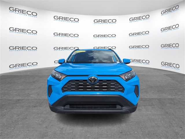 2019 Toyota RAV4 LE photo 3