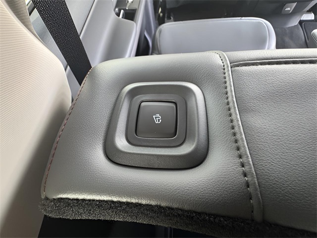 2025 Ford Expedition MAX XLT photo 32