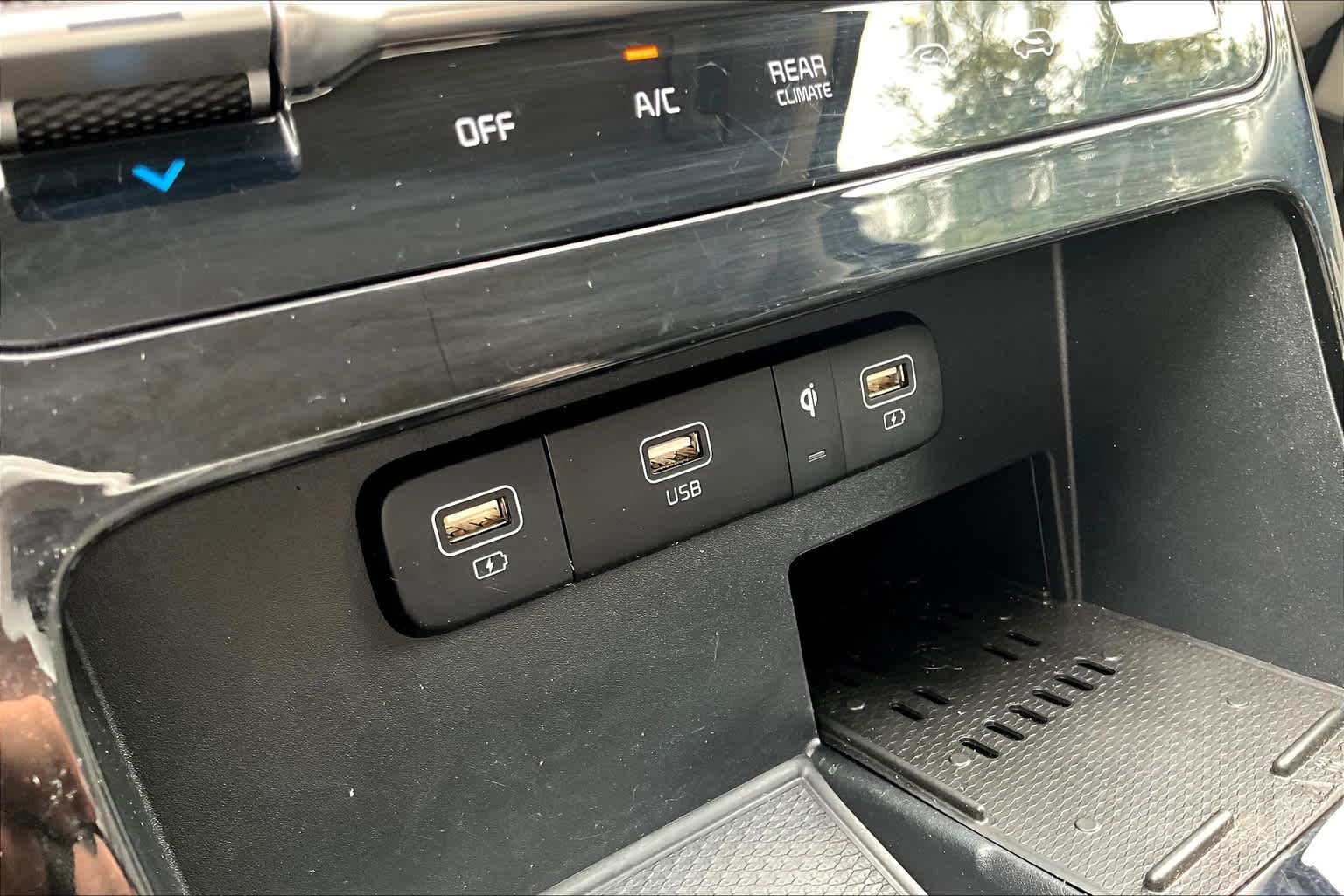 2022 Kia Carnival EX photo 31