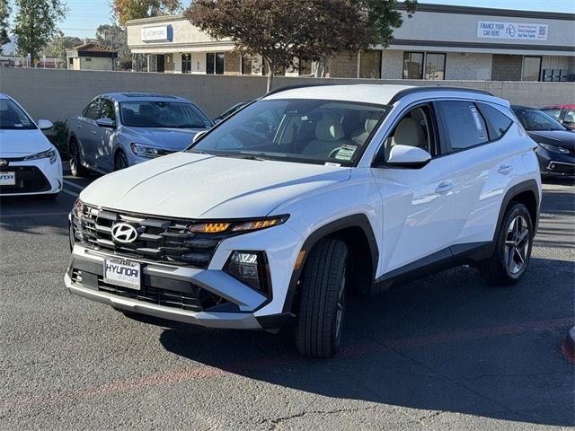 2025 Hyundai Tucson SEL photo 3