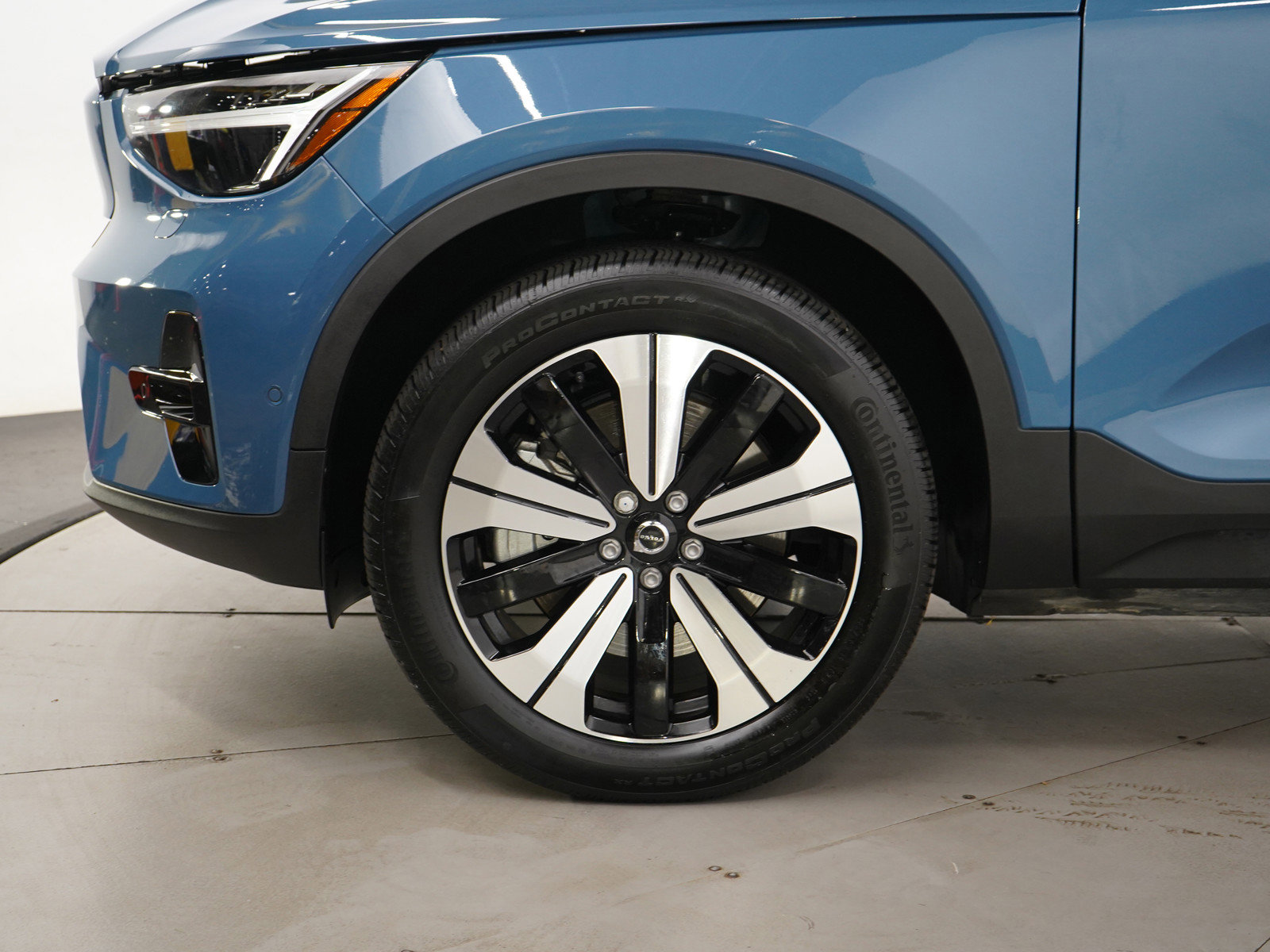2023 Volvo XC40 Recharge Twin Plus photo 28