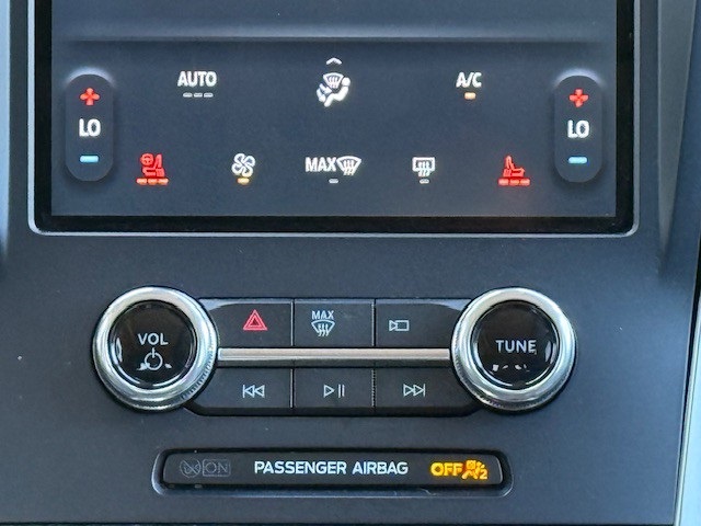 2022 Ford Edge SEL photo 19