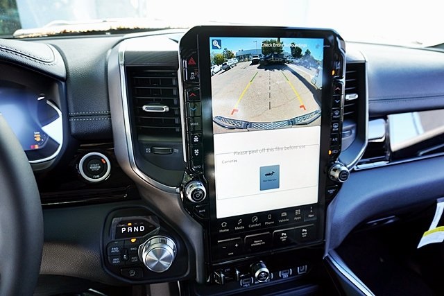 New 2026 Diamond Black Crystal Pearl-Coat Exterior Paint RAM Laramie image 35