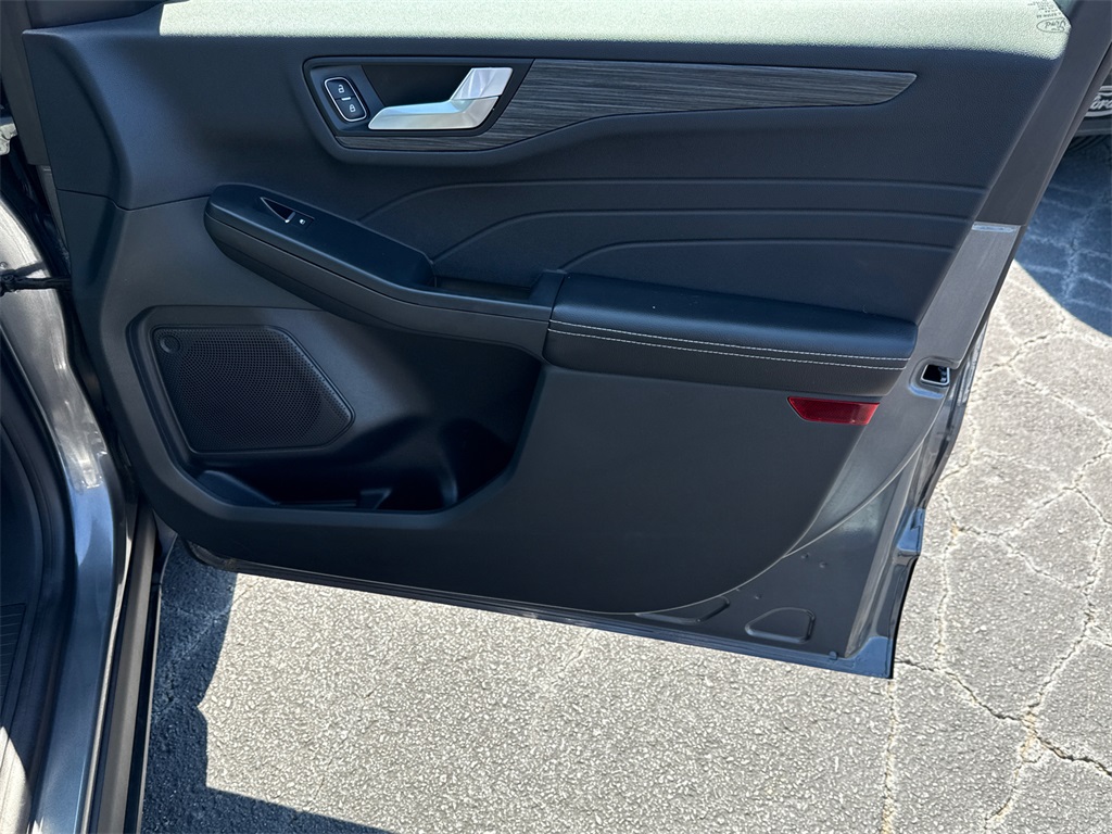 2023 Ford Escape Platinum photo 14
