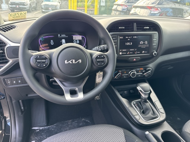 2025 Kia Soul LX photo 4