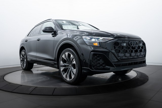 2025 Audi Q8 Premium Plus