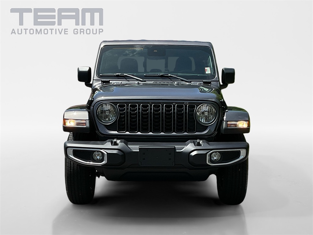 2025 Jeep Gladiator Sport S photo 2