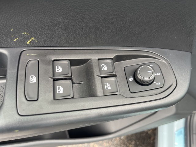 2025 Volkswagen Taos SE photo 11