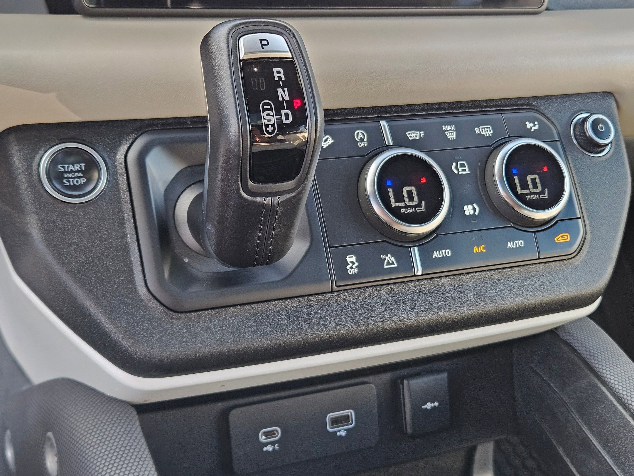 2022 Land Rover Defender X-Dynamic HSE photo 24