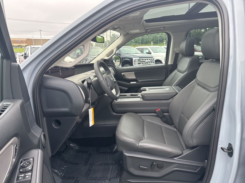 2025 Ford Expedition photo 12
