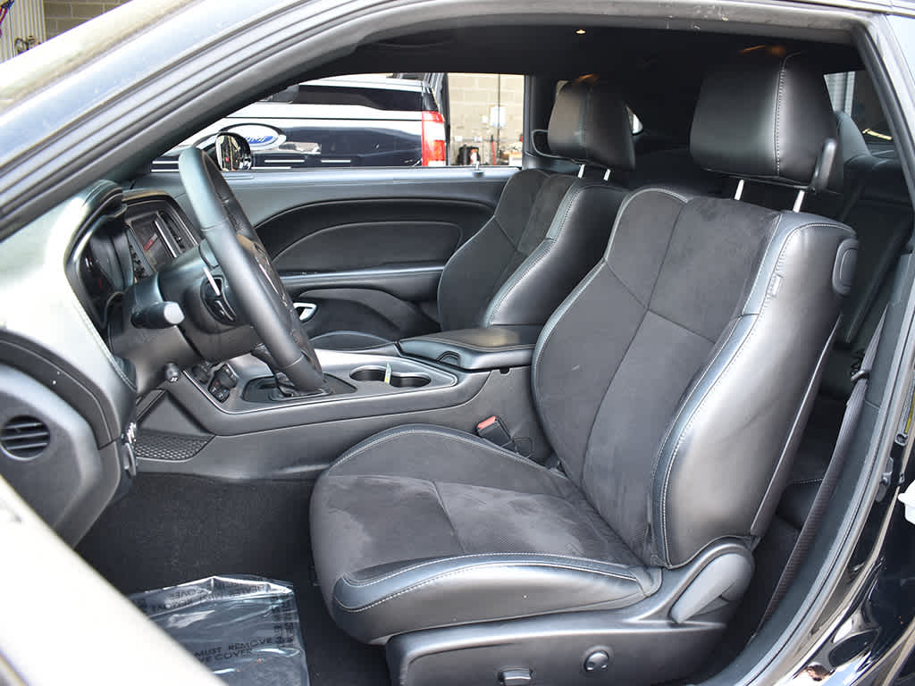 2023 Dodge Challenger R/T photo 5