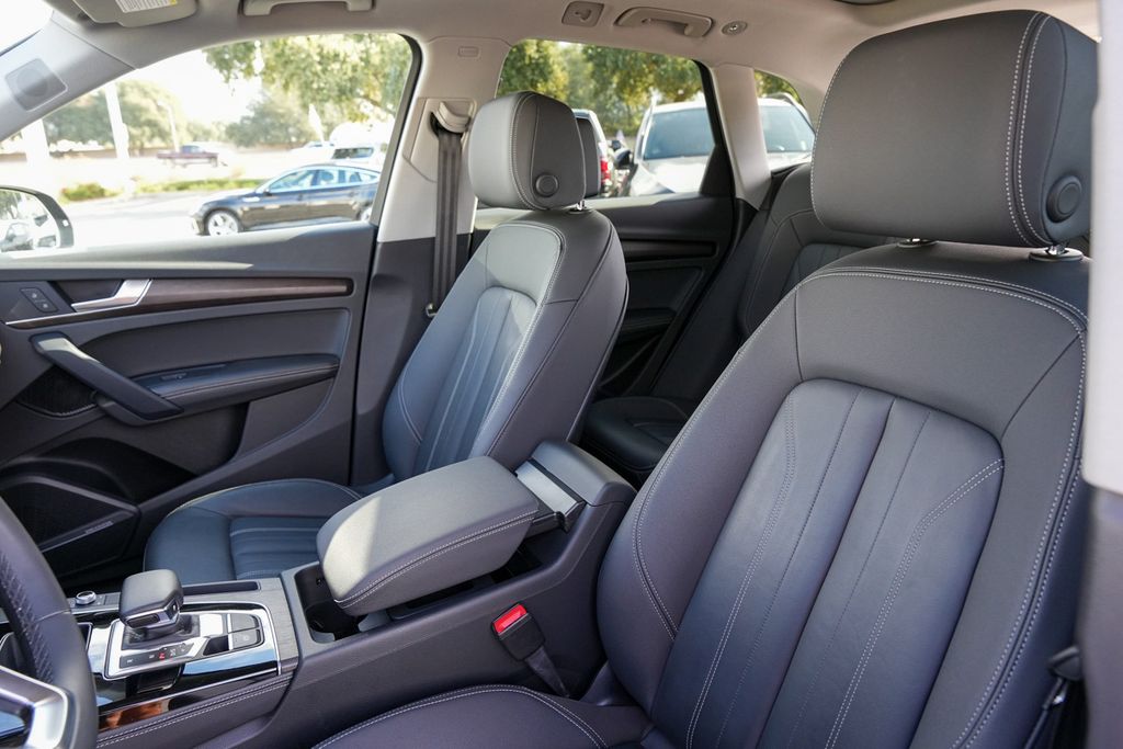 2022 Audi Q5 40 Premium Plus photo 25