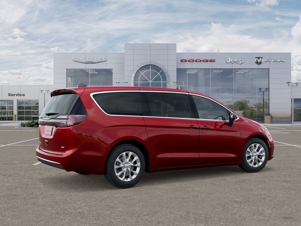 2026 Chrysler Pacifica photo 4