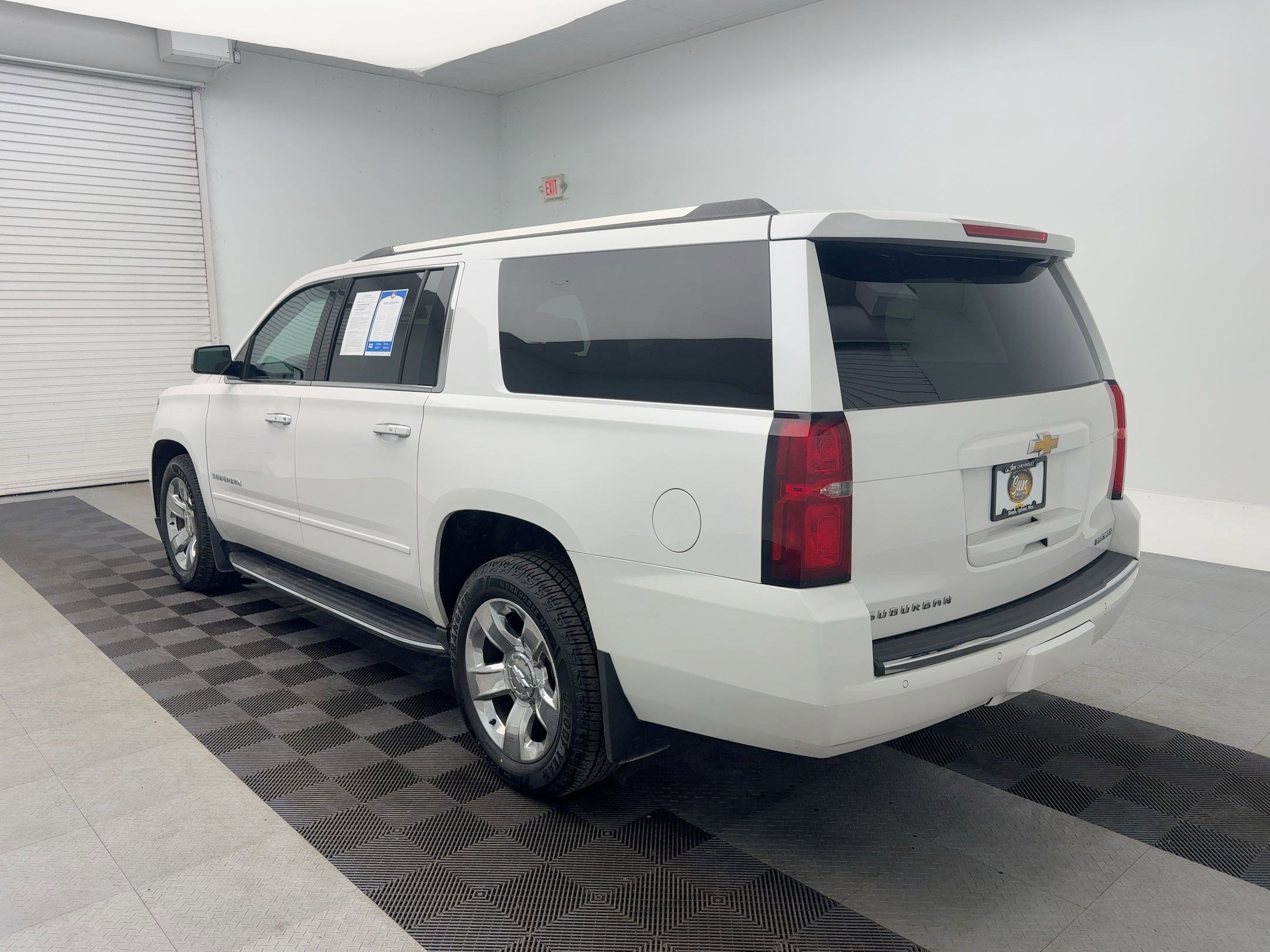 2019 Chevrolet Suburban Premier photo 3