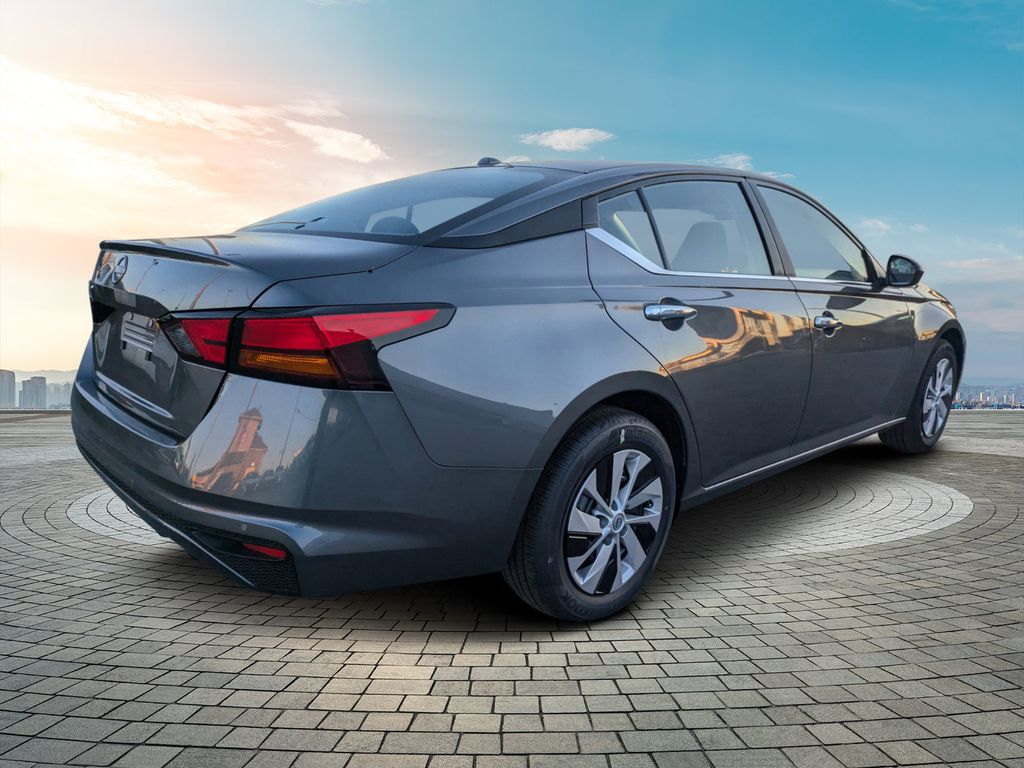2025 Nissan Altima S photo 3