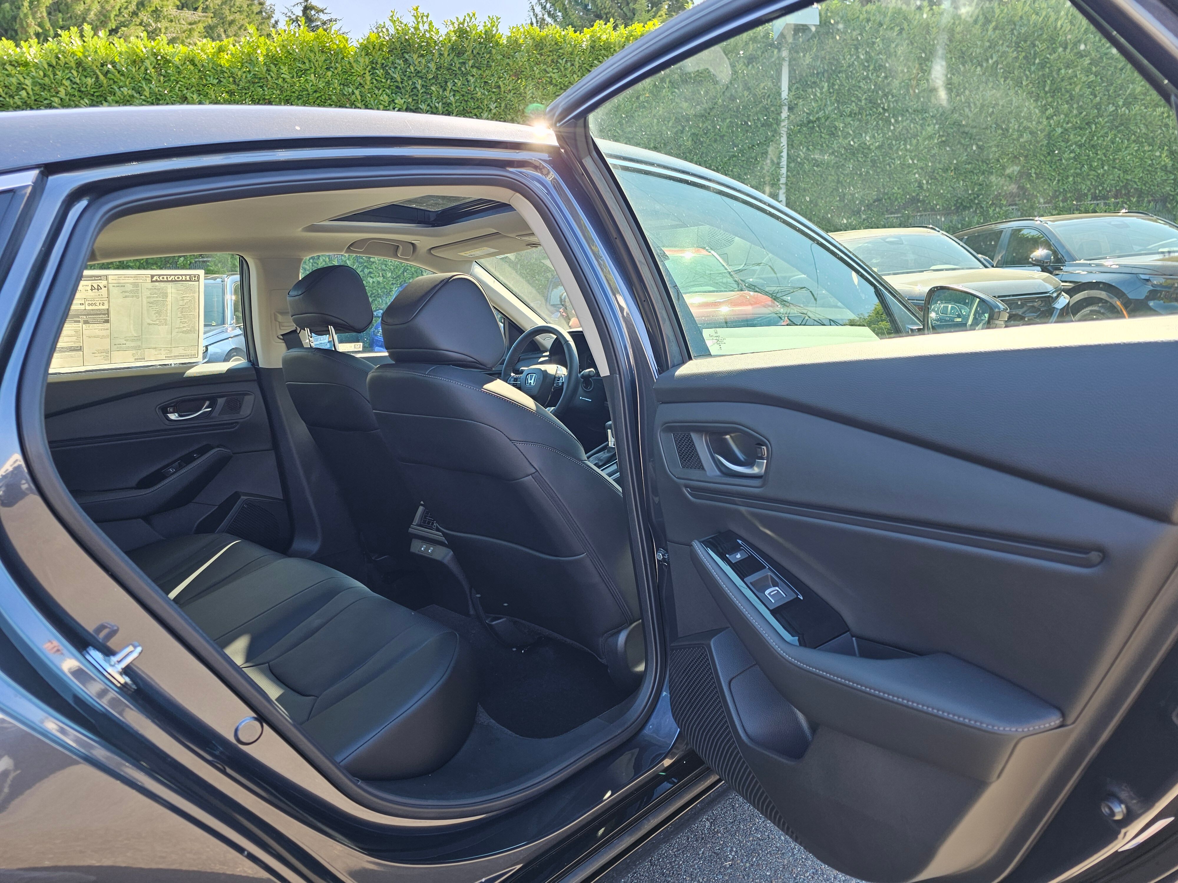 2025 Honda Accord Hybrid Touring photo 4