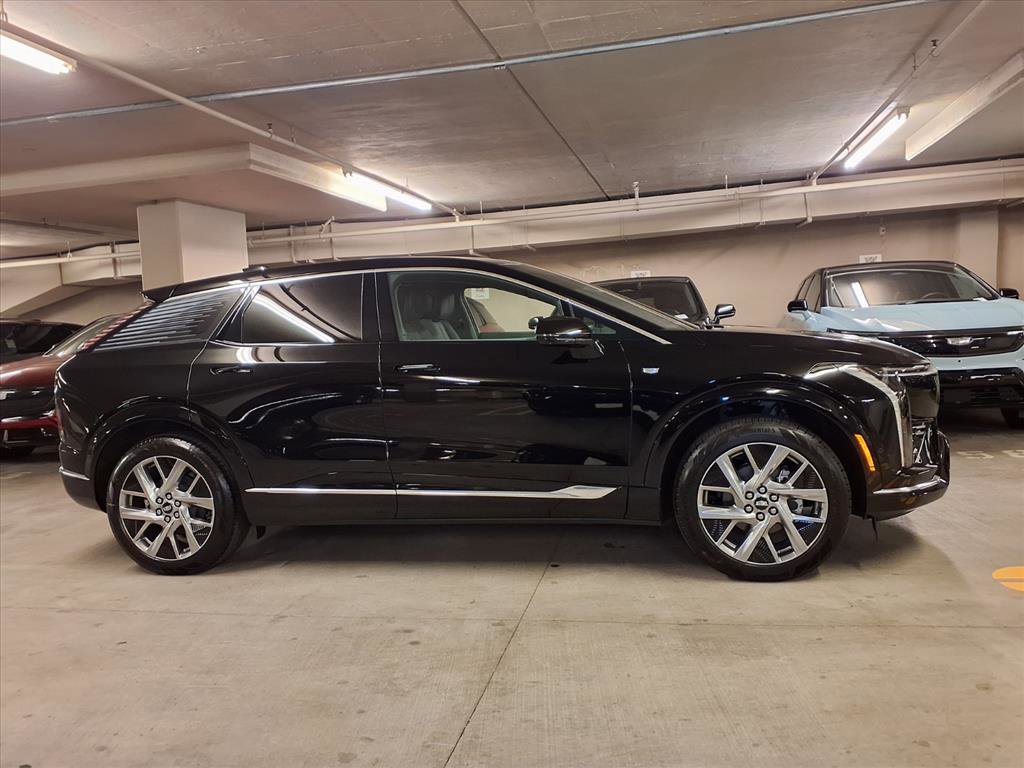 2026 Cadillac Optiq Luxury photo 3