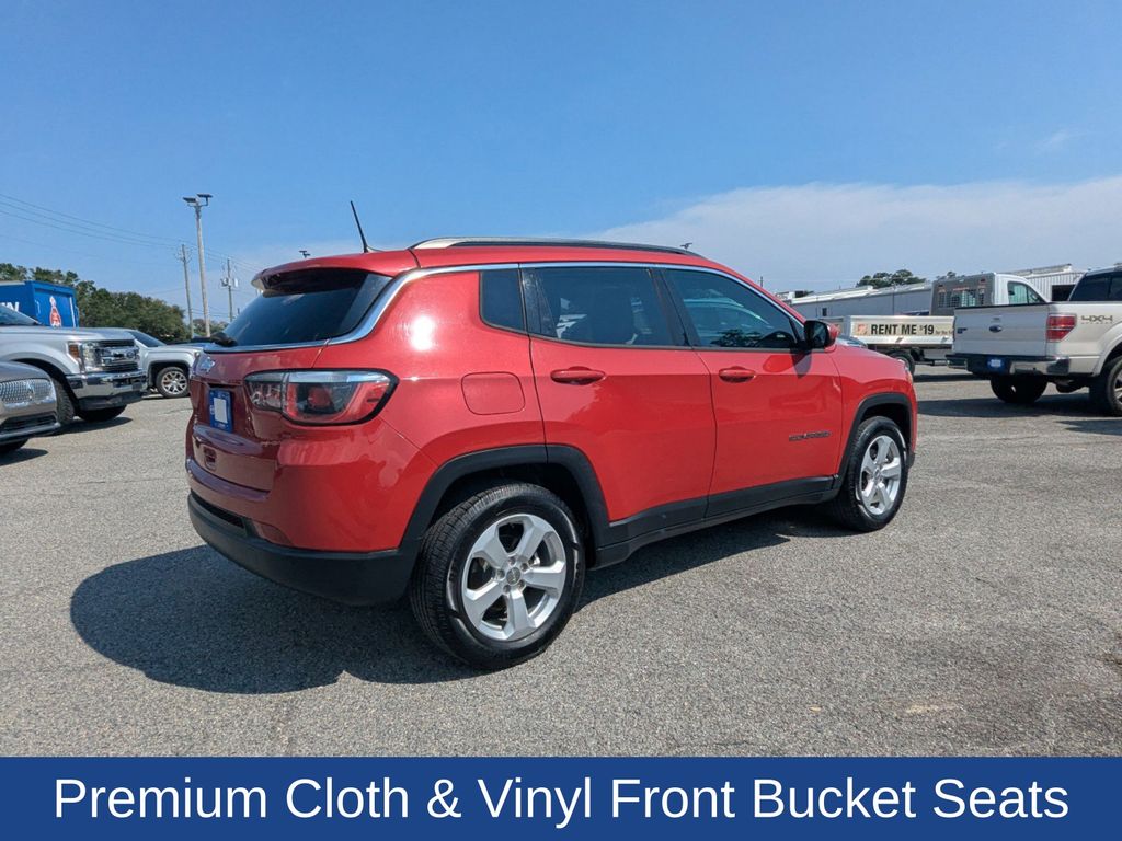 2020 Jeep Compass Latitude photo 3