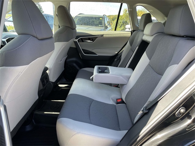 2022 Toyota RAV4 XLE photo 14