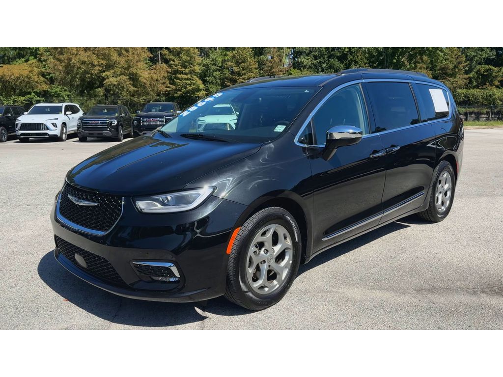 2023 Chrysler Pacifica Limited photo 3