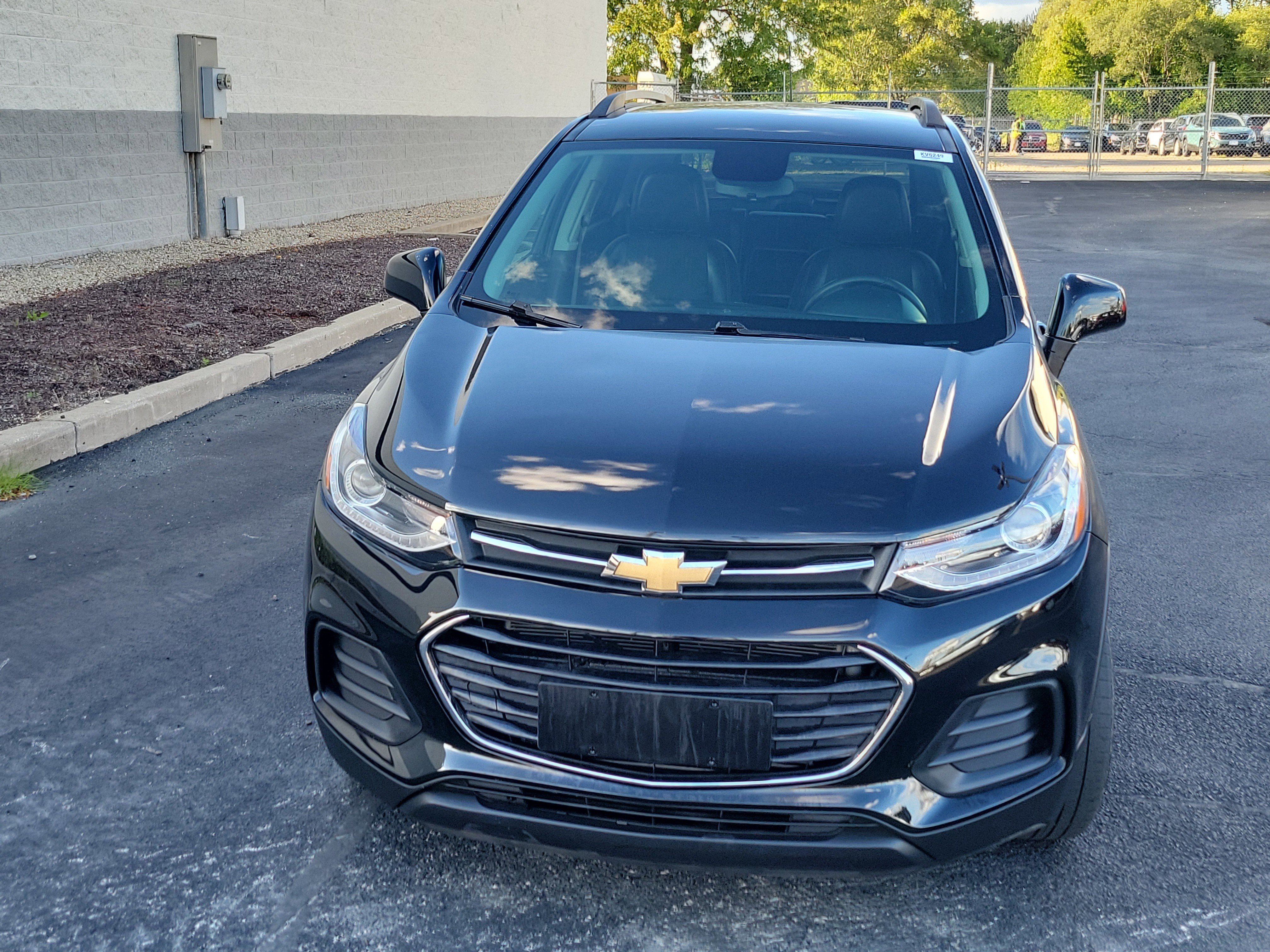 Used 2022 Chevrolet Trax LT with VIN KL7CJPSM7NB515928 for sale in Joliet, IL