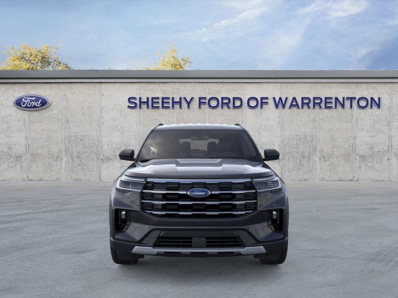2025 Ford Explorer photo 2