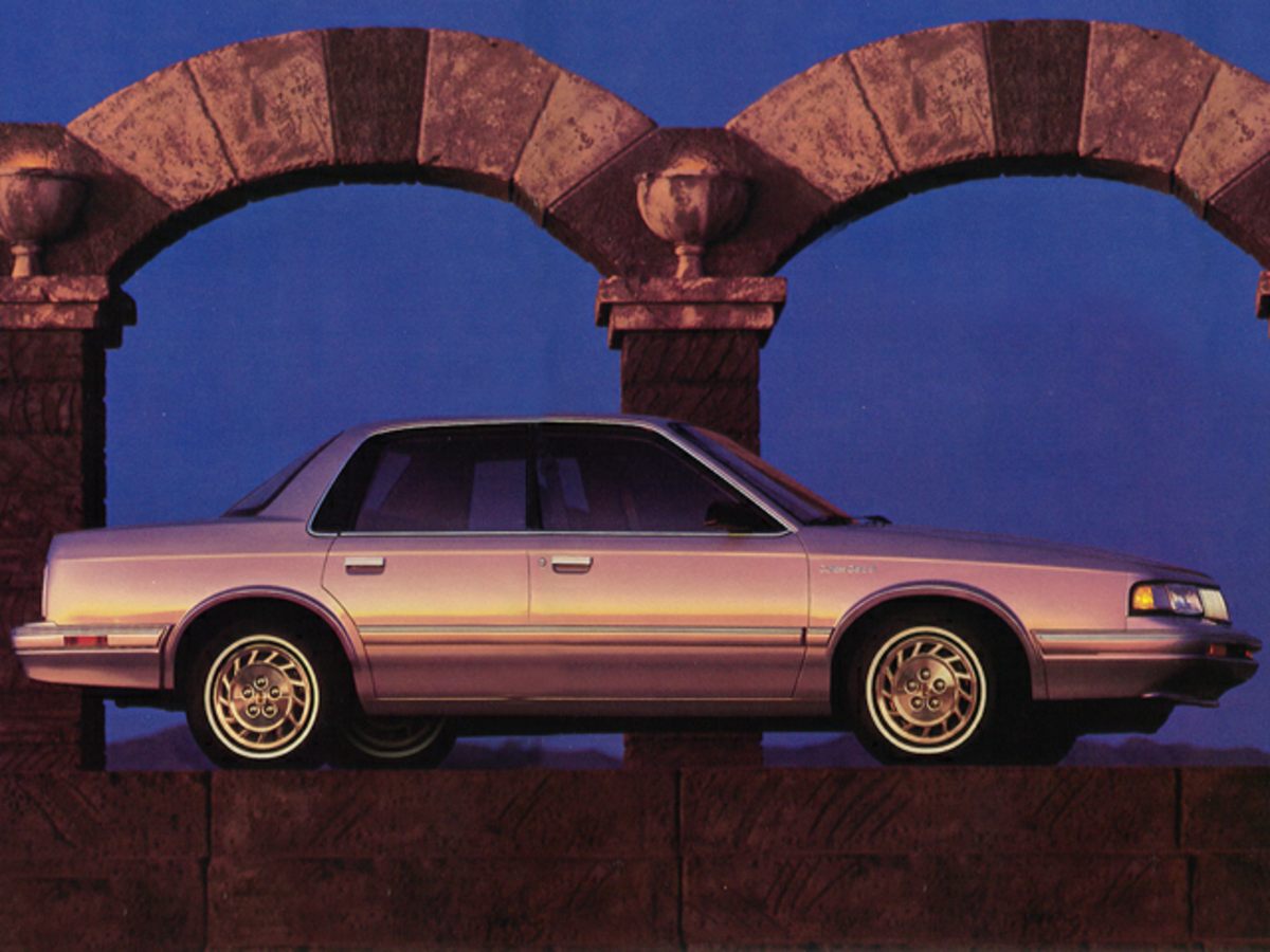 1994 Oldsmobile Cutlass Base's photo