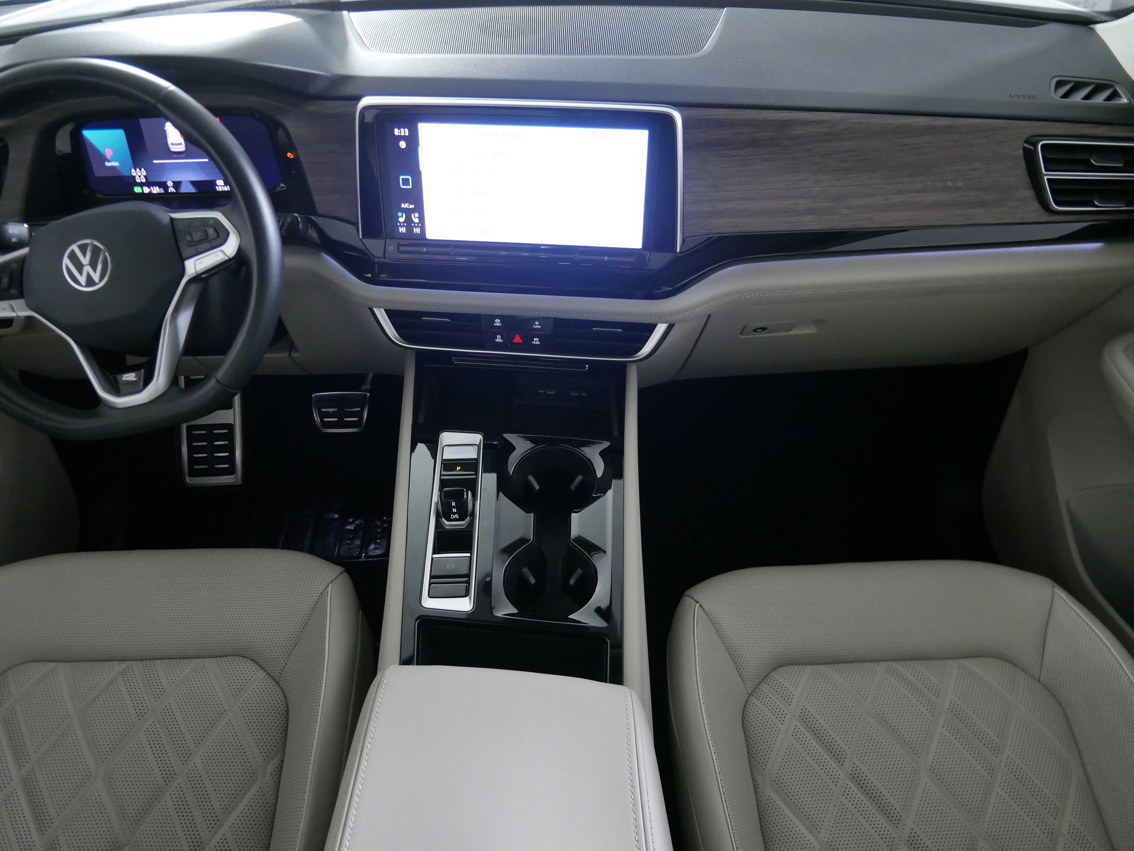 2024 Volkswagen Atlas SEL Premium R-Line photo 8