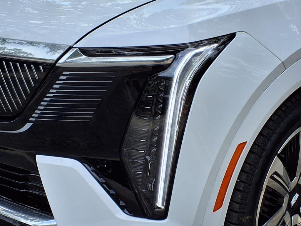 2025 Cadillac Escalade IQ Luxury photo 2