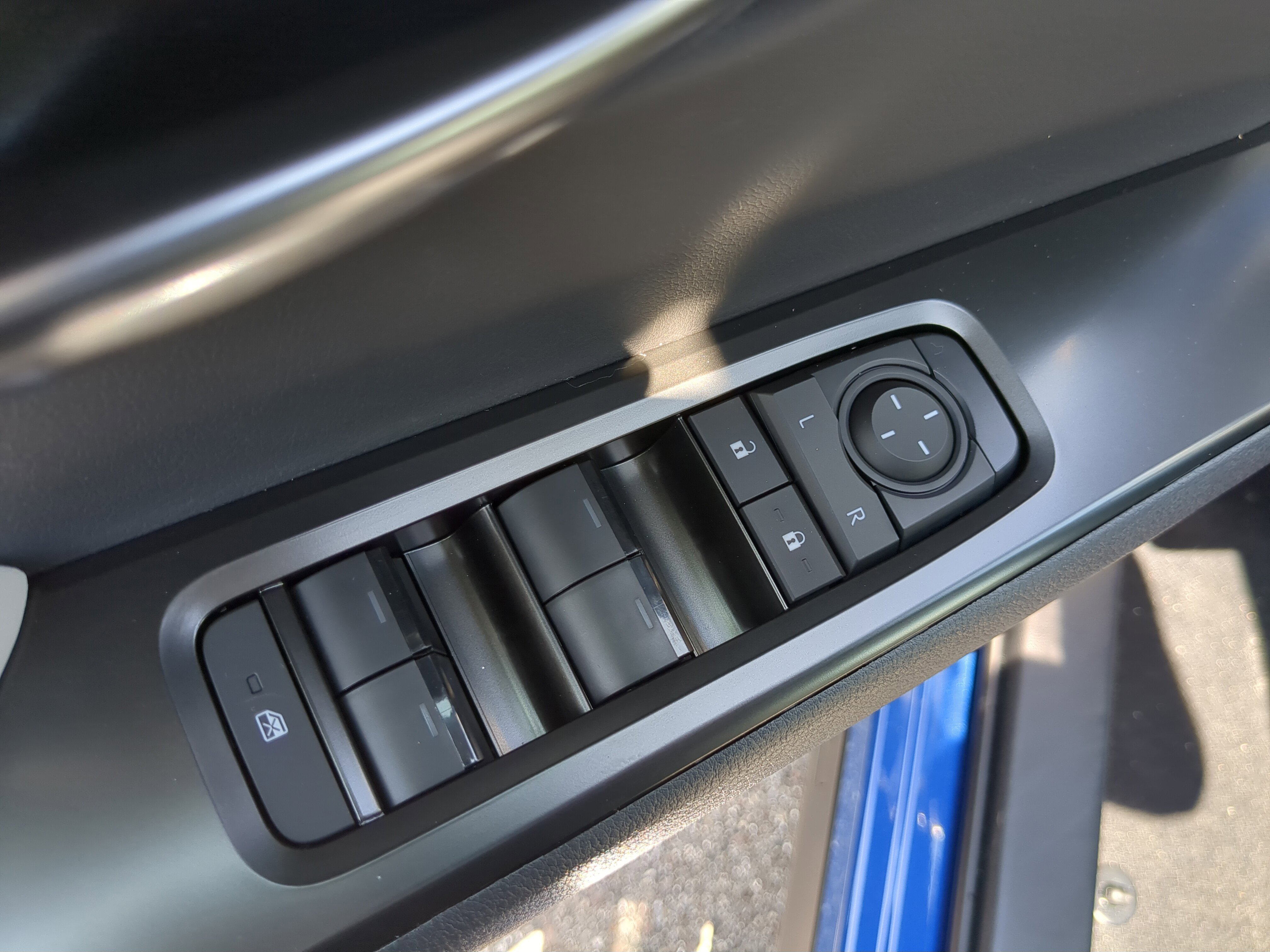 2025 Lexus UX Premium photo 11