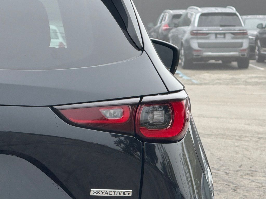 2024 Mazda CX-5 2.5 S Preferred photo 3