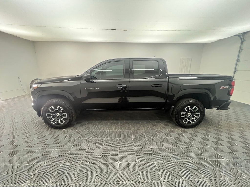 2023 Chevrolet Colorado Z71 photo 4