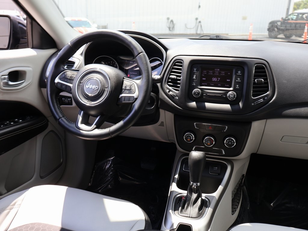 2018 Jeep Compass Latitude photo 12