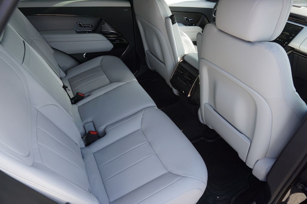 2025 Land Rover Range Rover Sport SE photo 24