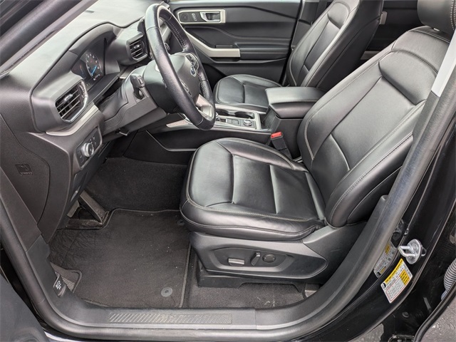 2022 Ford Explorer XLT photo 9