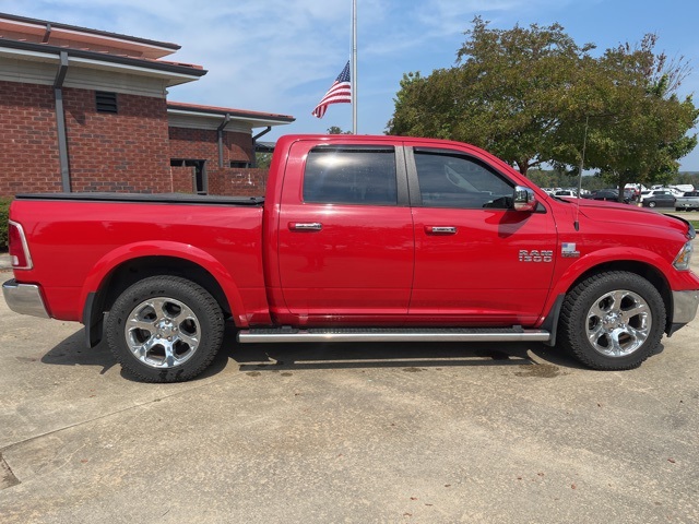 2017 Ram 1500 Laramie photo 8